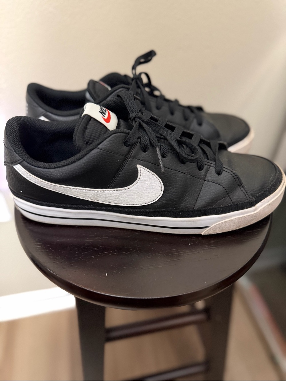 Nike mens court legacy sneakers